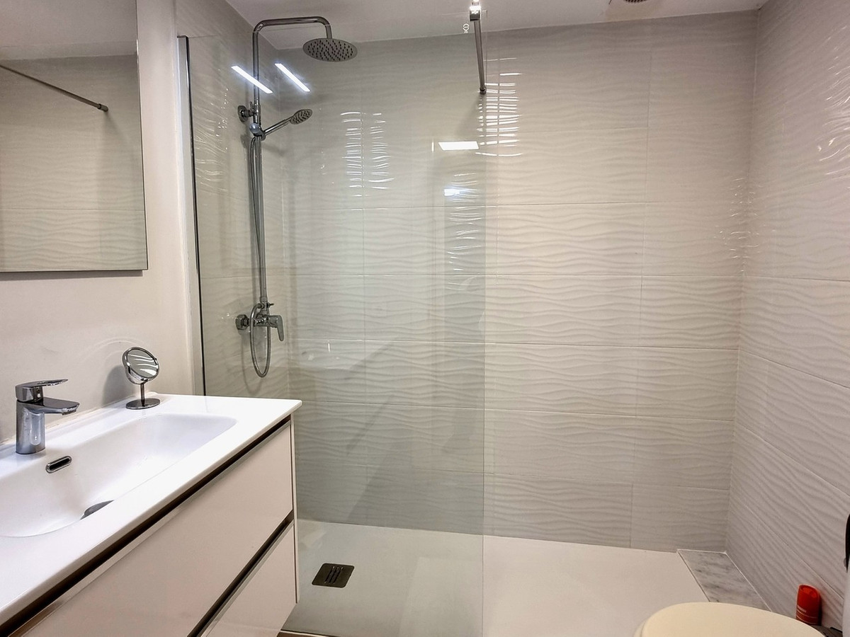 Se vende Apartamento Planta Baja de 2 dormitorios en Costa Del Sol, Málaga, España