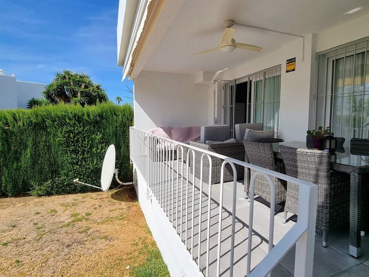 Se vende Apartamento Planta Baja de 2 dormitorios en Costa Del Sol, Málaga, España