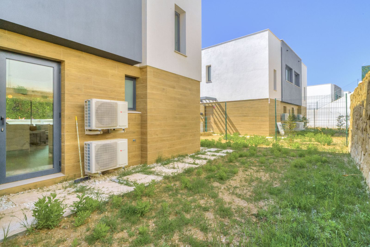 Se vende Pareada de 3 dormitorios en Costa Del Sol, Málaga, España