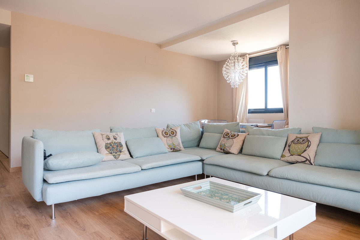 Se vende Apartamento Planta Media de 2 dormitorios en Costa Del Sol, Málaga, España