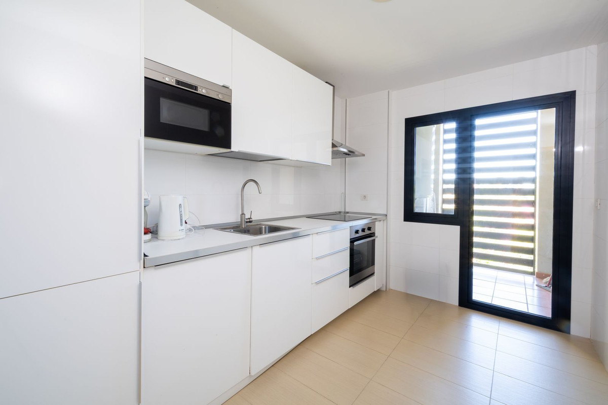 Se vende Apartamento Planta Media de 2 dormitorios en Costa Del Sol, Málaga, España