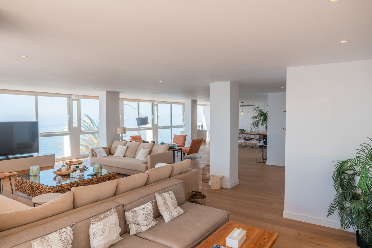 4 Bed Apartment for sale in Marbella Costa Del Sol, Málaga, Spain