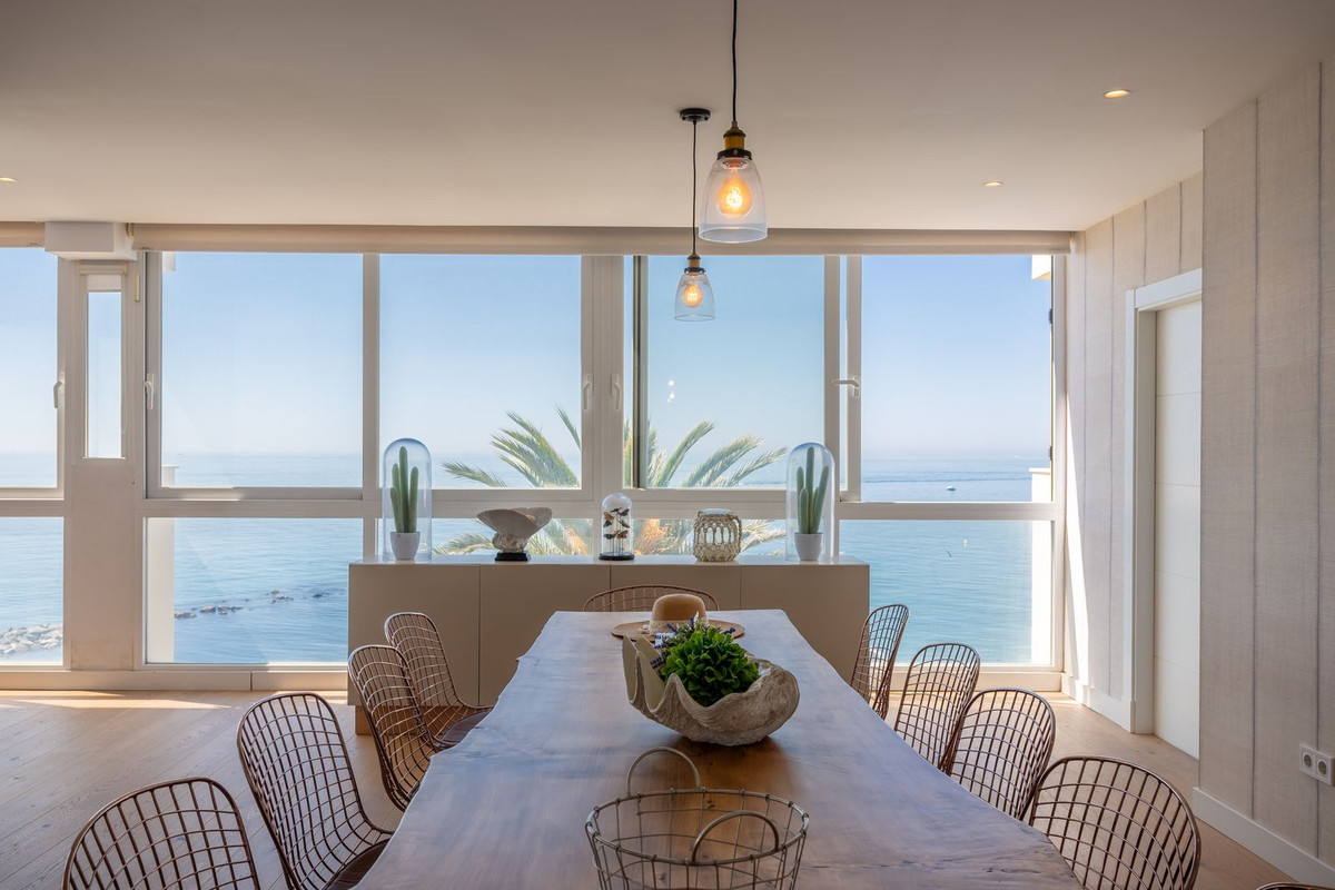 4 Bed Apartment for sale in Marbella Costa Del Sol, Málaga, Spain