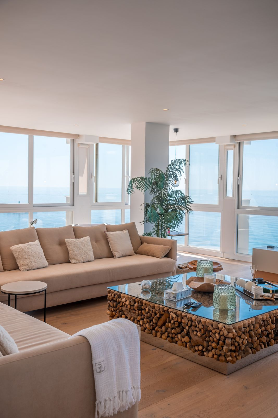4 Bed Apartment for sale in Marbella Costa Del Sol, Málaga, Spain
