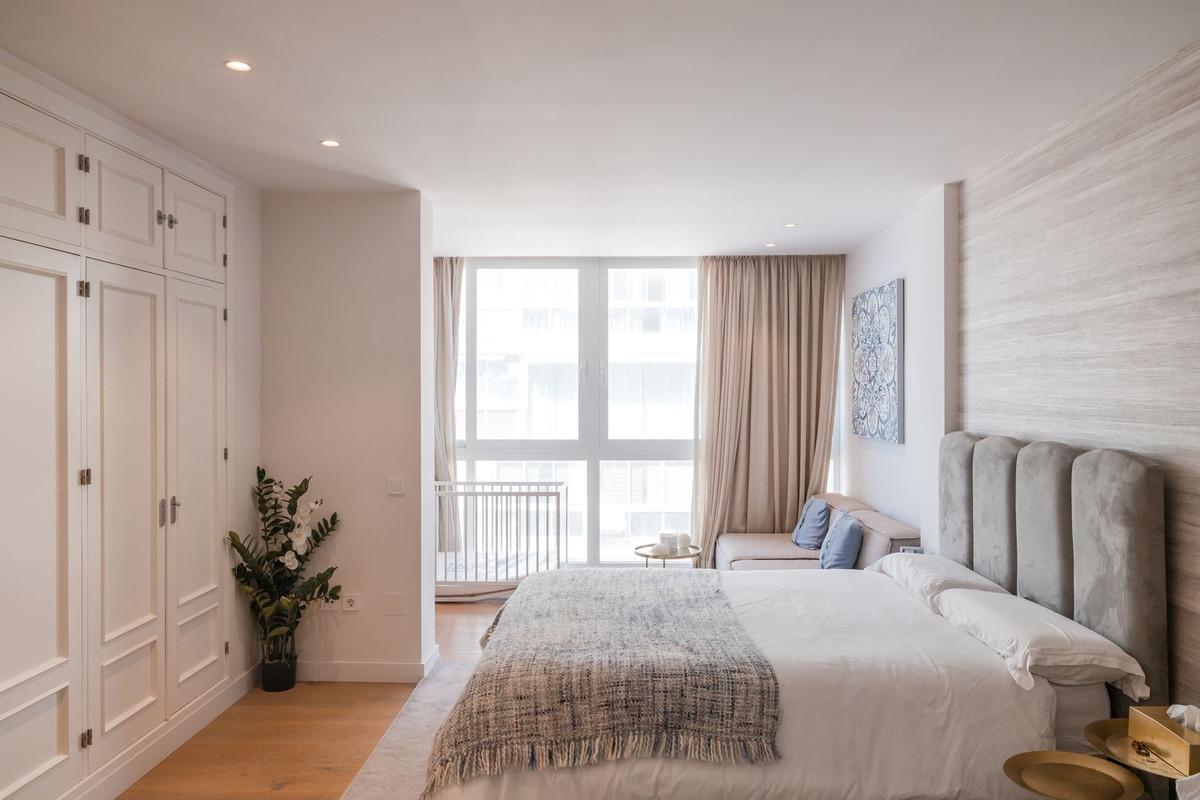 4 Bed Apartment for sale in Marbella Costa Del Sol, Málaga, Spain
