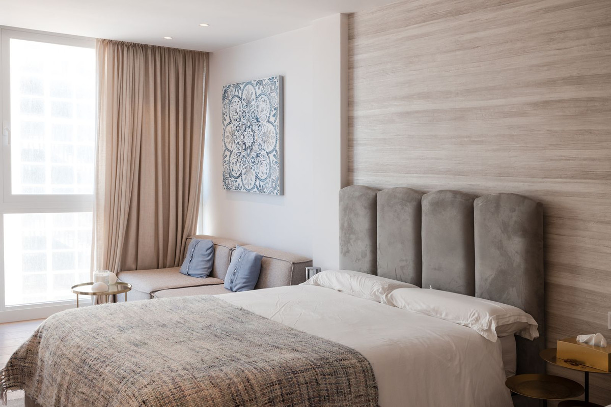 4 Bed Apartment for sale in Marbella Costa Del Sol, Málaga, Spain