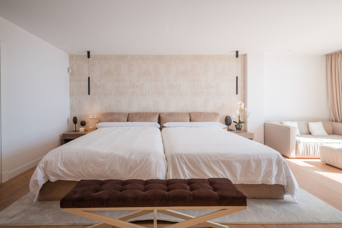 4 Bed Apartment for sale in Marbella Costa Del Sol, Málaga, Spain