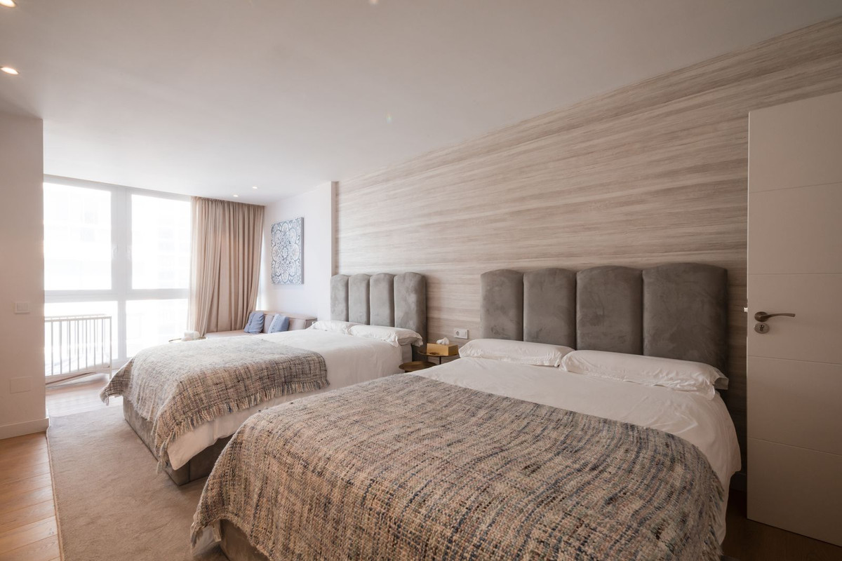 4 Bed Apartment for sale in Marbella Costa Del Sol, Málaga, Spain