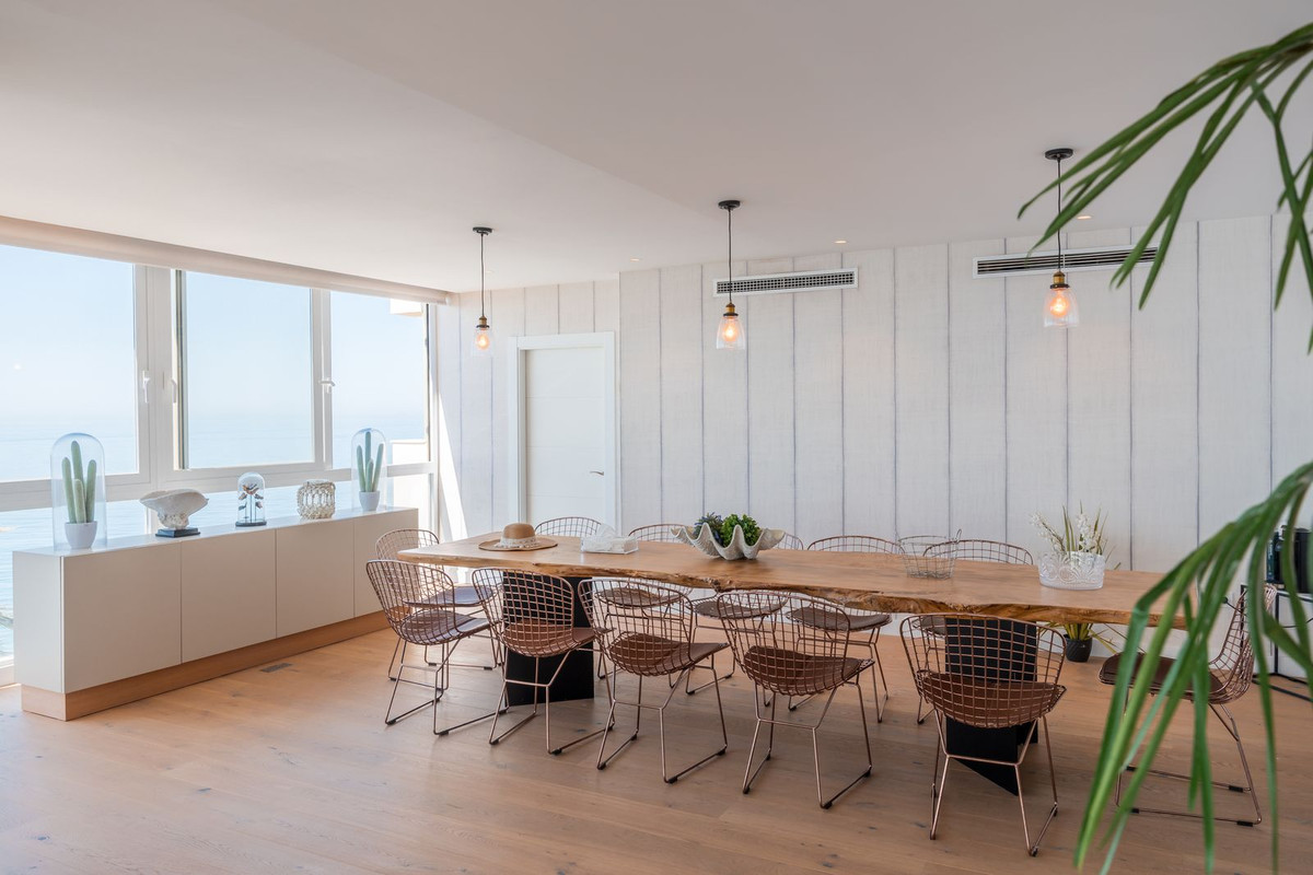 4 Bed Apartment for sale in Marbella Costa Del Sol, Málaga, Spain