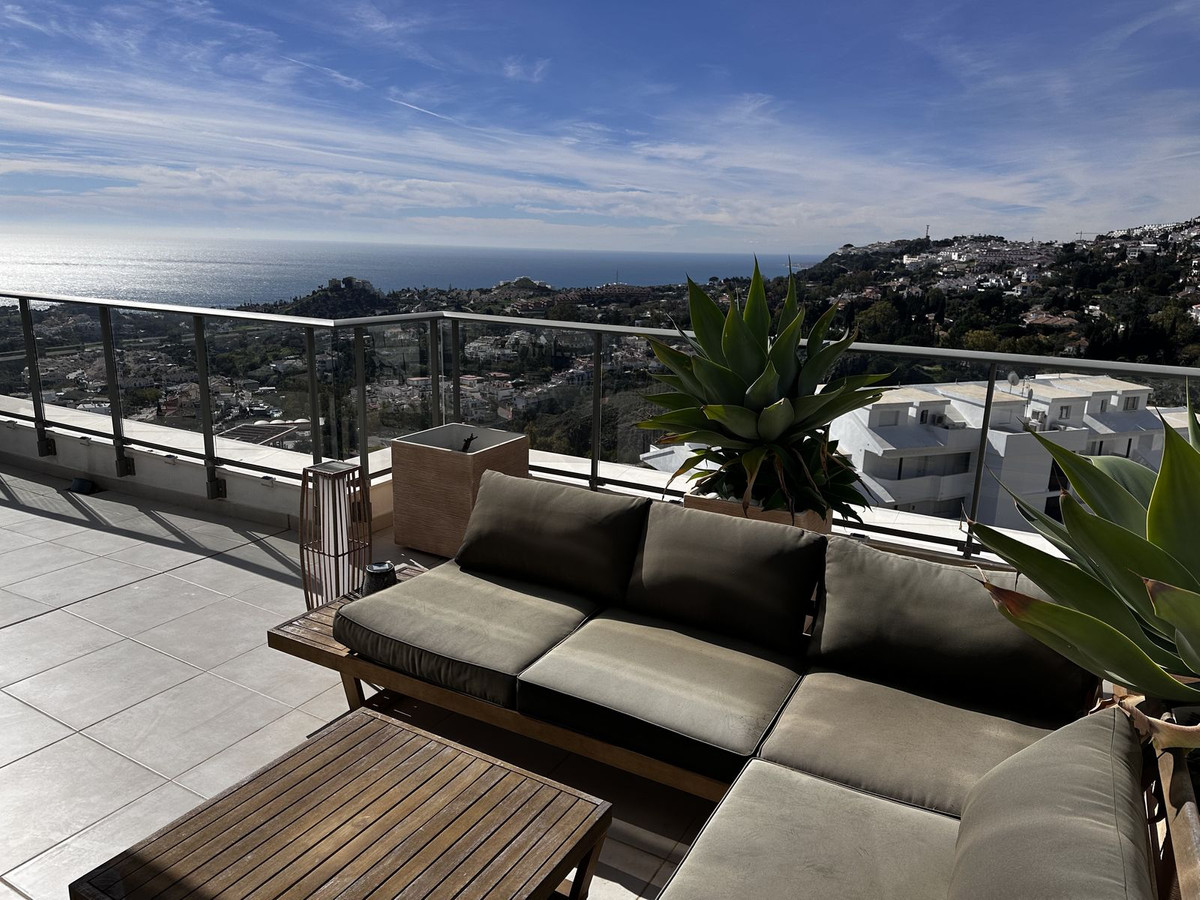 4 Bed Apartment for sale in Benalmadena Costa Del Sol, Málaga, Spain