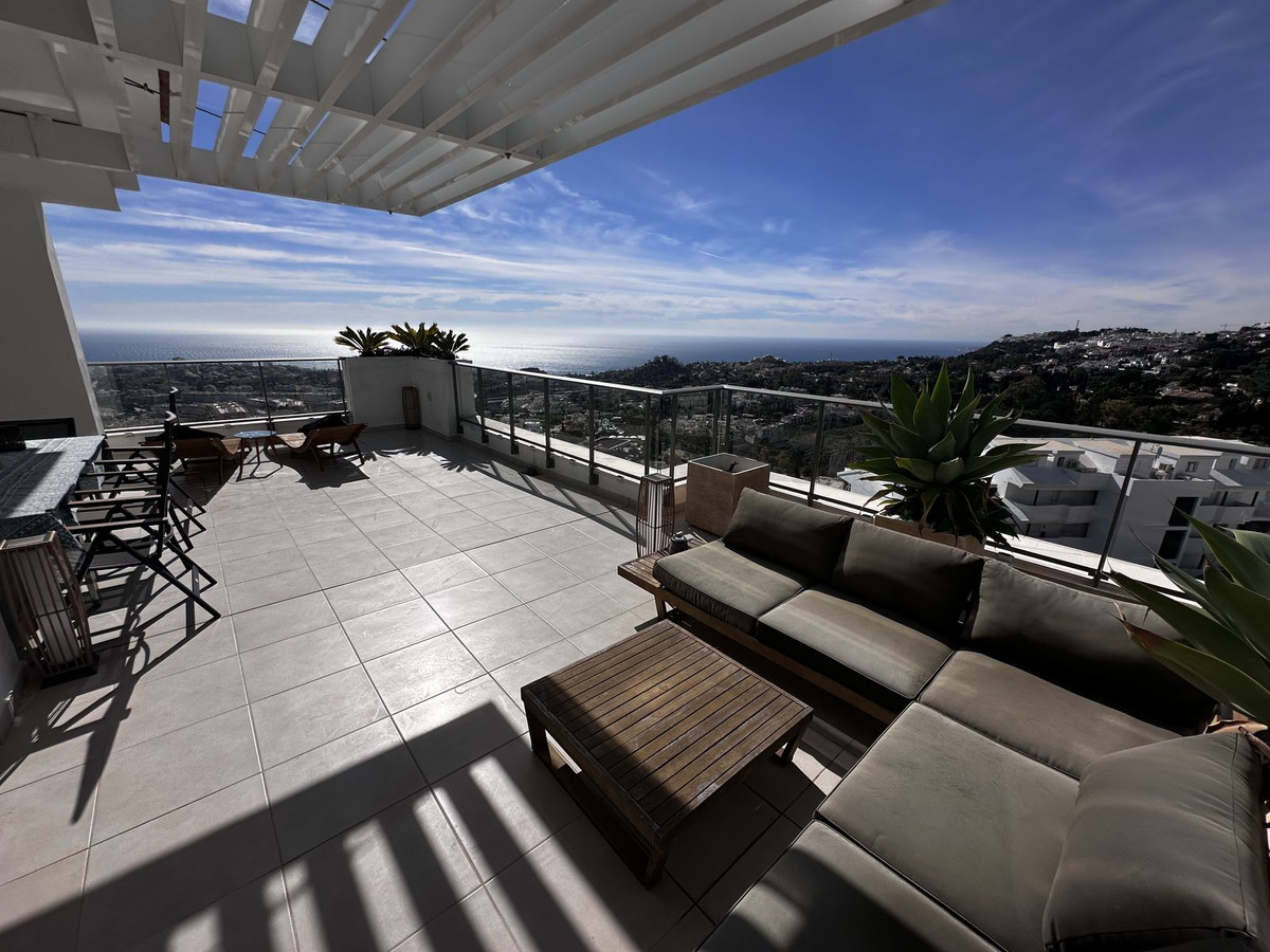 4 Bed Apartment for sale in Benalmadena Costa Del Sol, Málaga, Spain