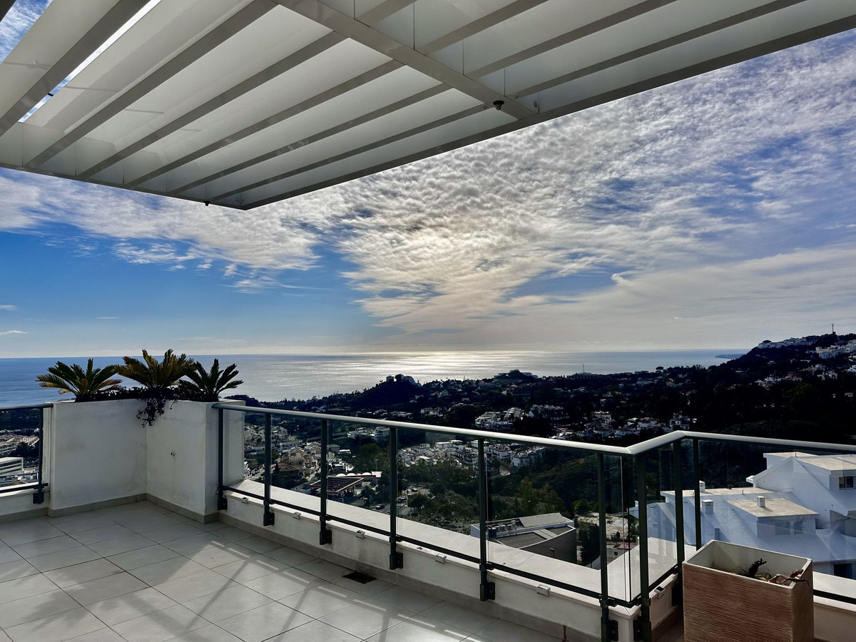 4 Bed Apartment for sale in Benalmadena Costa Del Sol, Málaga, Spain