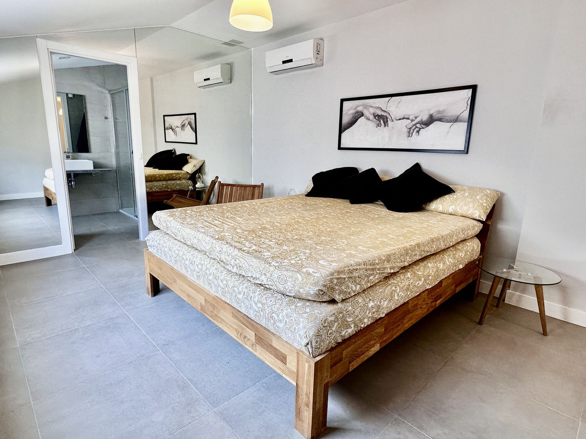 4 Bed Apartment for sale in Benalmadena Costa Del Sol, Málaga, Spain