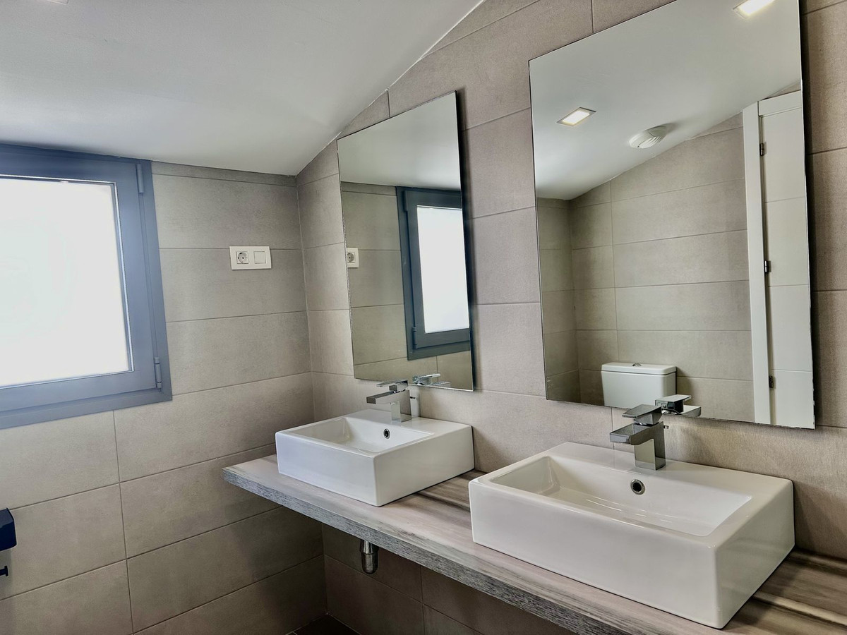 4 Bed Apartment for sale in Benalmadena Costa Del Sol, Málaga, Spain