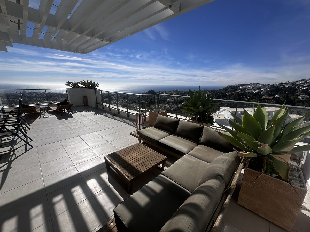 4 Bed Apartment for sale in Benalmadena Costa Del Sol, Málaga, Spain