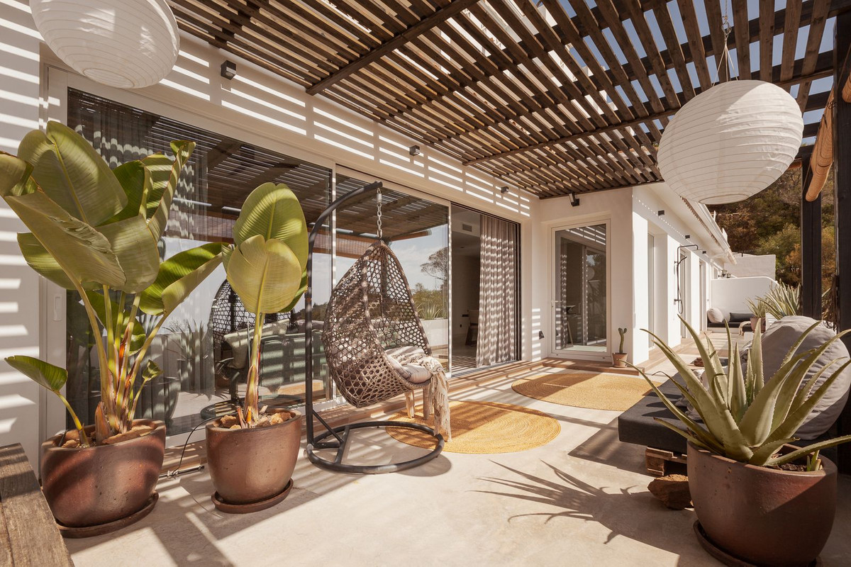 2 Bed Apartment for sale in Elviria Costa Del Sol, Málaga, Spain