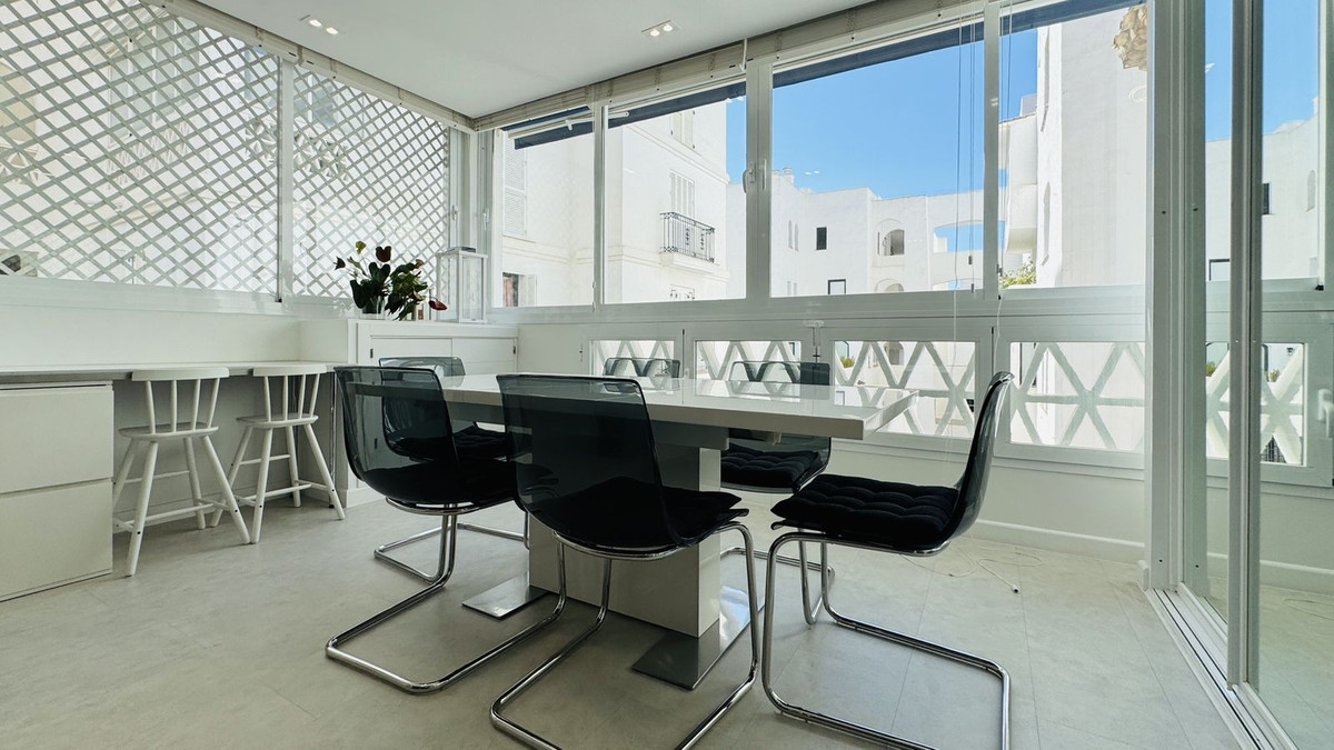 Se vende Apartamento Planta Media de 2 dormitorios en Costa Del Sol, Málaga, España