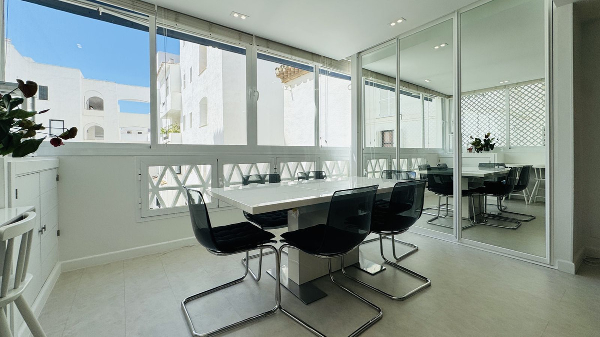 Se vende Apartamento Planta Media de 2 dormitorios en Costa Del Sol, Málaga, España
