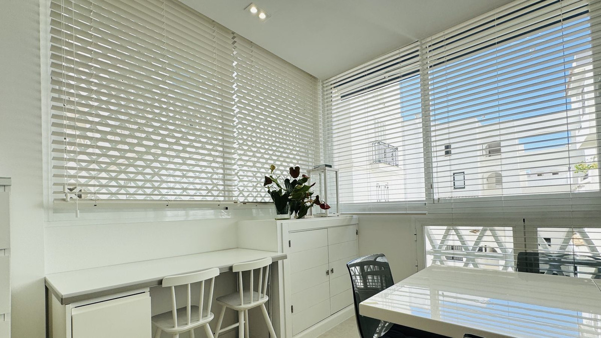 Se vende Apartamento Planta Media de 2 dormitorios en Costa Del Sol, Málaga, España