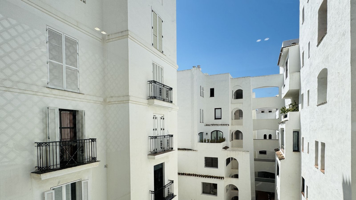 Se vende Apartamento Planta Media de 2 dormitorios en Costa Del Sol, Málaga, España