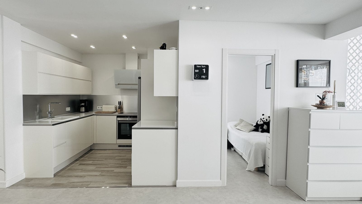 Se vende Apartamento Planta Media de 2 dormitorios en Costa Del Sol, Málaga, España