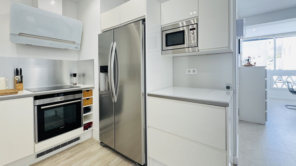Se vende Apartamento Planta Media de 2 dormitorios en Costa Del Sol, Málaga, España