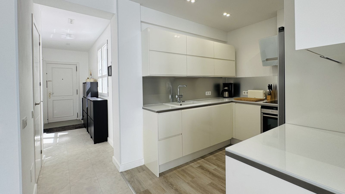 Se vende Apartamento Planta Media de 2 dormitorios en Costa Del Sol, Málaga, España