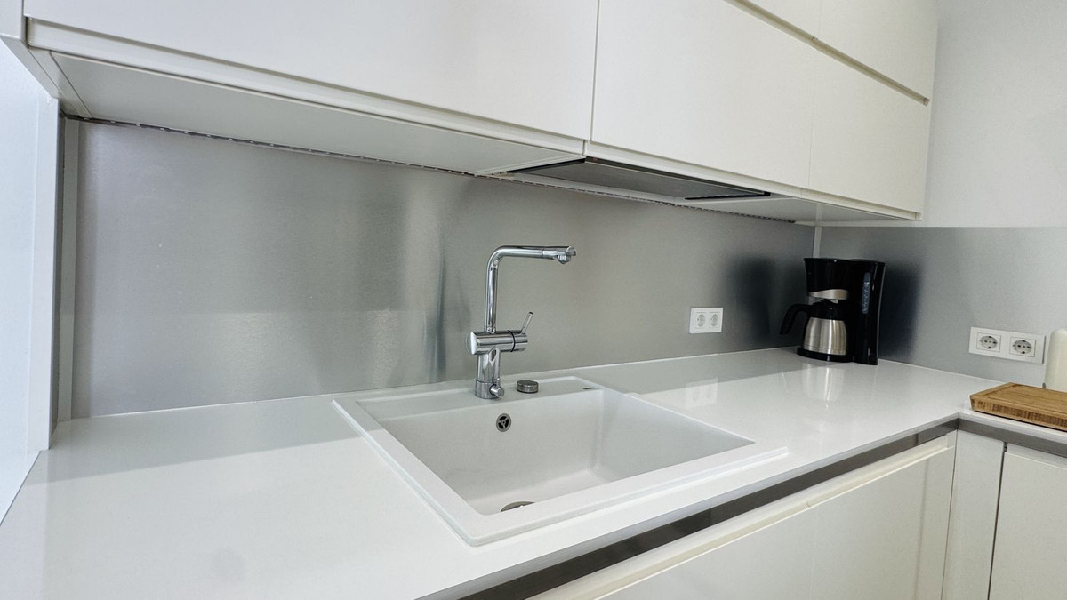 Se vende Apartamento Planta Media de 2 dormitorios en Costa Del Sol, Málaga, España
