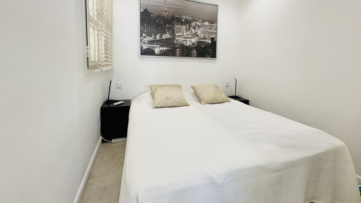 Se vende Apartamento Planta Media de 2 dormitorios en Costa Del Sol, Málaga, España