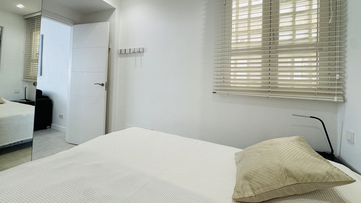 Se vende Apartamento Planta Media de 2 dormitorios en Costa Del Sol, Málaga, España