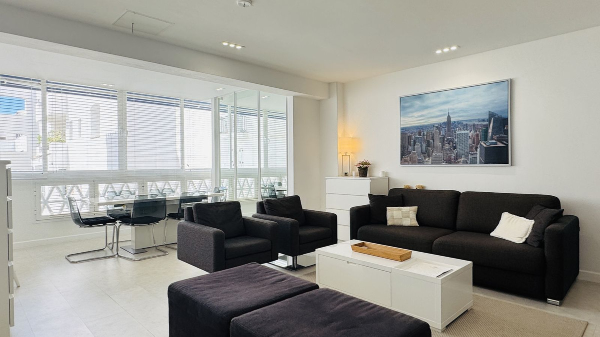 Se vende Apartamento Planta Media de 2 dormitorios en Costa Del Sol, Málaga, España