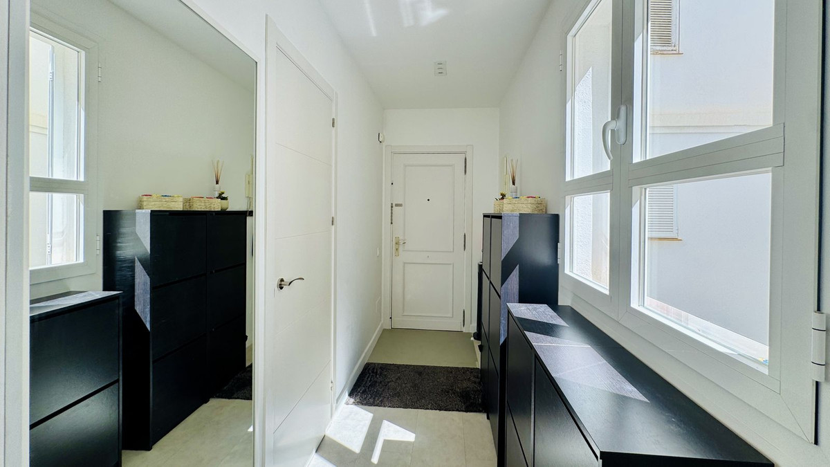 Se vende Apartamento Planta Media de 2 dormitorios en Costa Del Sol, Málaga, España