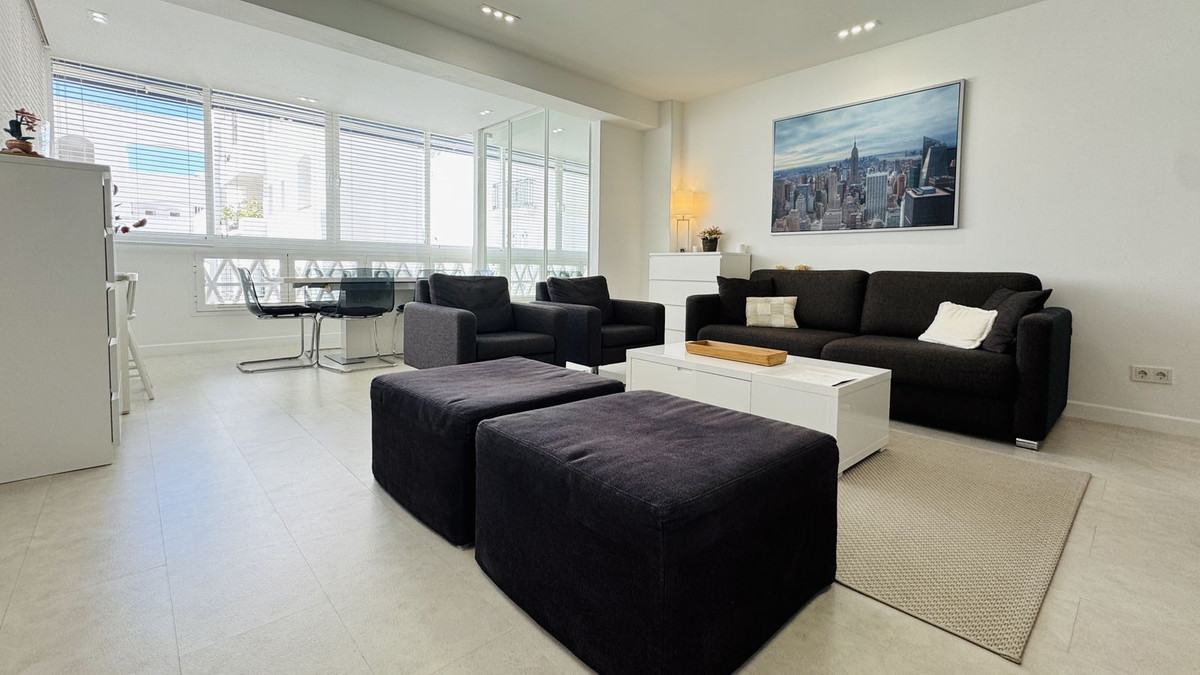 Se vende Apartamento Planta Media de 2 dormitorios en Costa Del Sol, Málaga, España