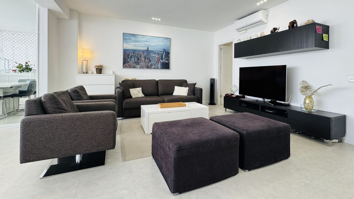 Se vende Apartamento Planta Media de 2 dormitorios en Costa Del Sol, Málaga, España