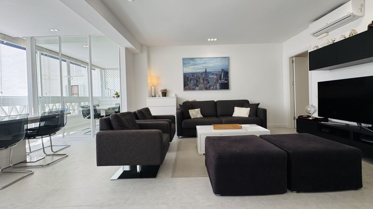 Se vende Apartamento Planta Media de 2 dormitorios en Costa Del Sol, Málaga, España
