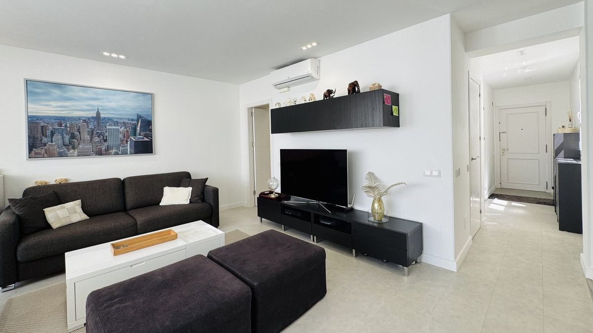 Se vende Apartamento Planta Media de 2 dormitorios en Costa Del Sol, Málaga, España