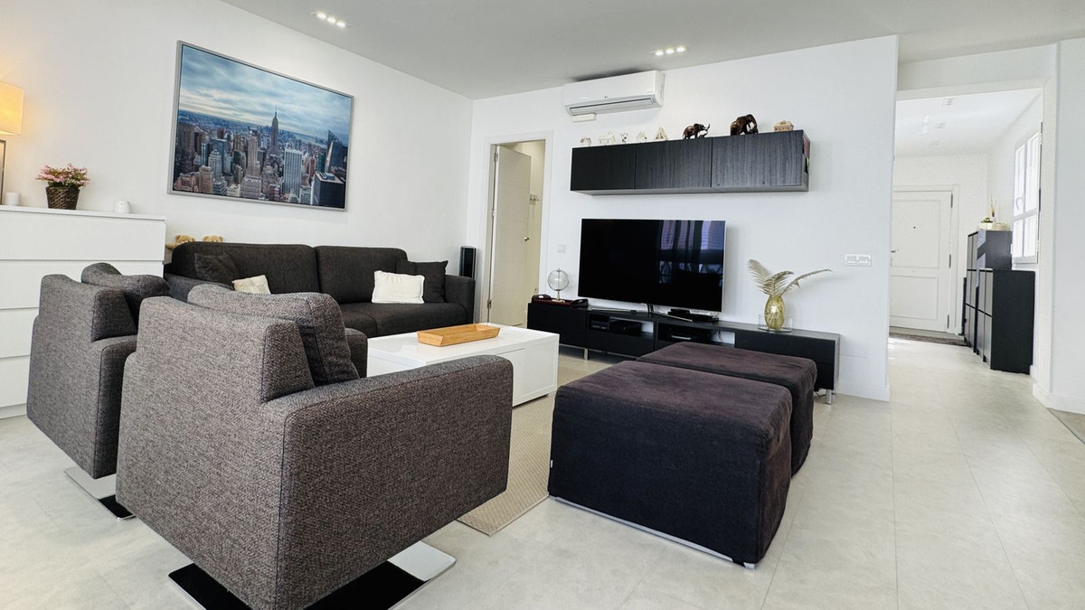 Se vende Apartamento Planta Media de 2 dormitorios en Costa Del Sol, Málaga, España