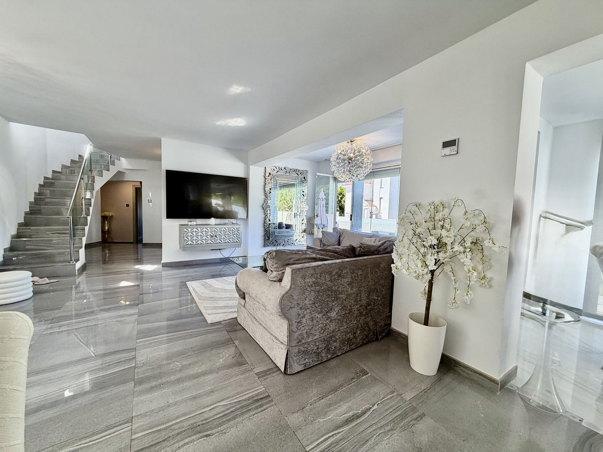 4 Bed Townhouse for sale in Cabopino Costa Del Sol, Málaga, Spain