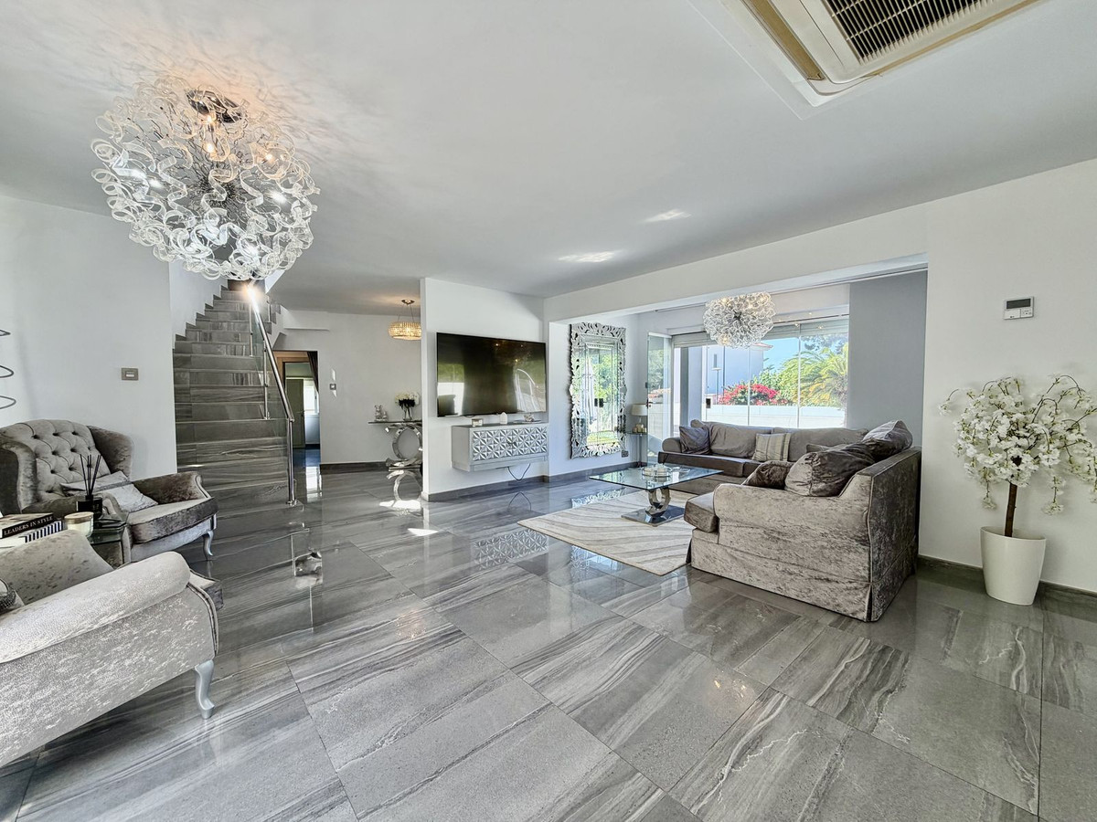 4 Bed Townhouse for sale in Cabopino Costa Del Sol, Málaga, Spain