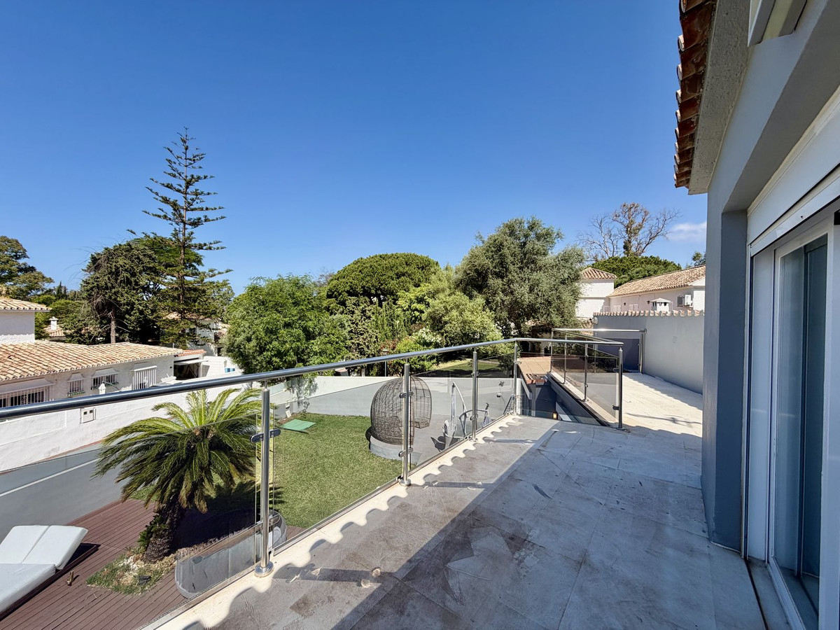 4 Bed Townhouse for sale in Cabopino Costa Del Sol, Málaga, Spain