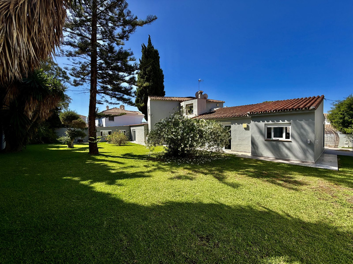 4 Bed Townhouse for sale in Cabopino Costa Del Sol, Málaga, Spain