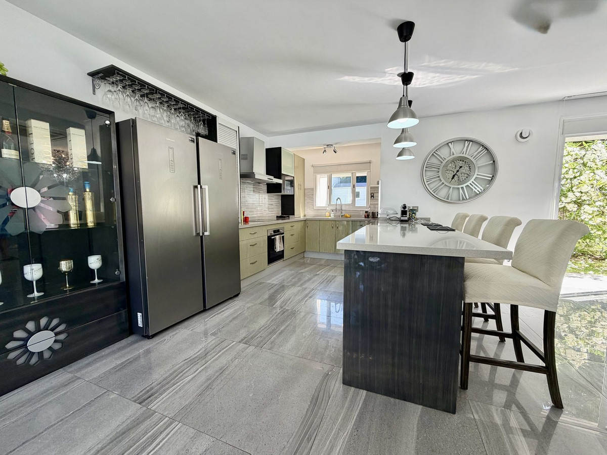 4 Bed Townhouse for sale in Cabopino Costa Del Sol, Málaga, Spain