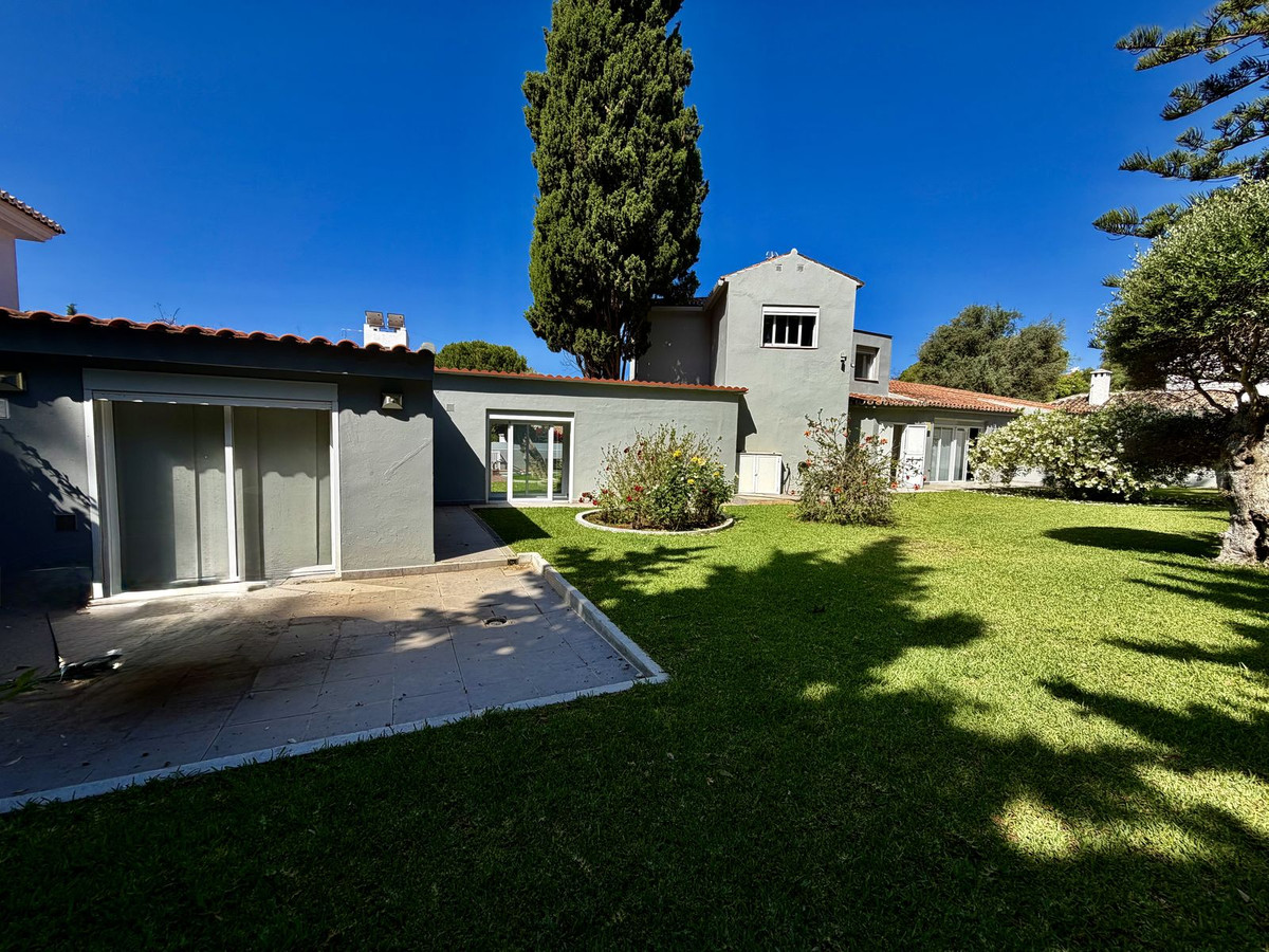 4 Bed Townhouse for sale in Cabopino Costa Del Sol, Málaga, Spain