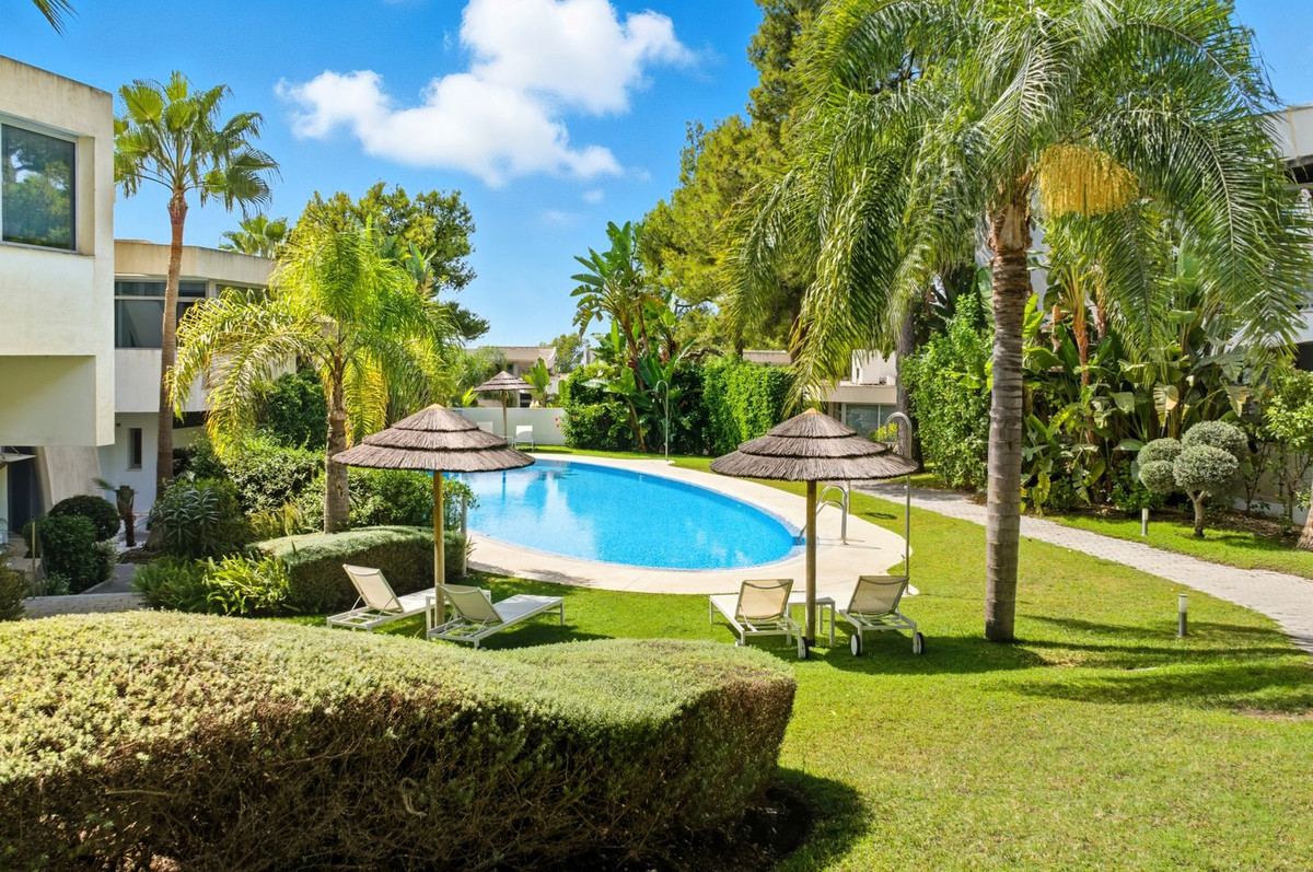 4 Bed Townhouse for sale in Sierra Blanca Costa Del Sol, Málaga, Spain