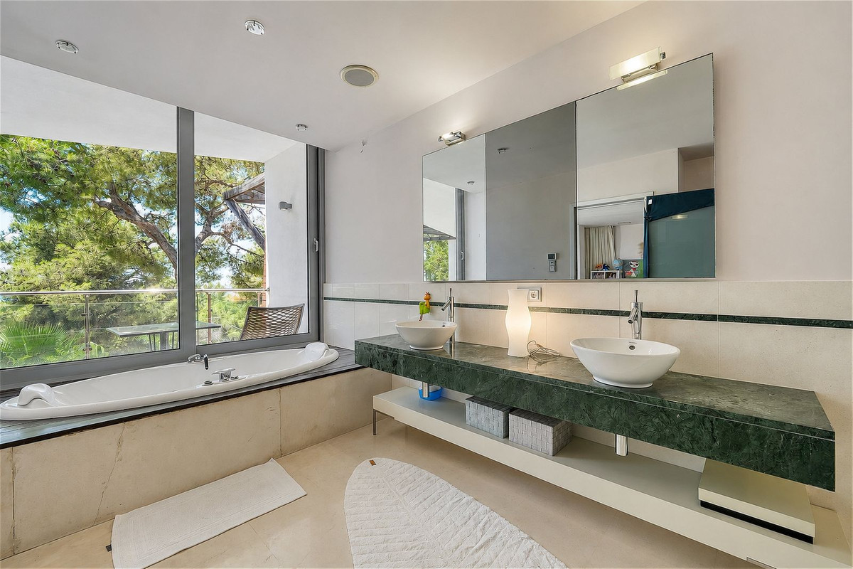 4 Bed Townhouse for sale in Sierra Blanca Costa Del Sol, Málaga, Spain