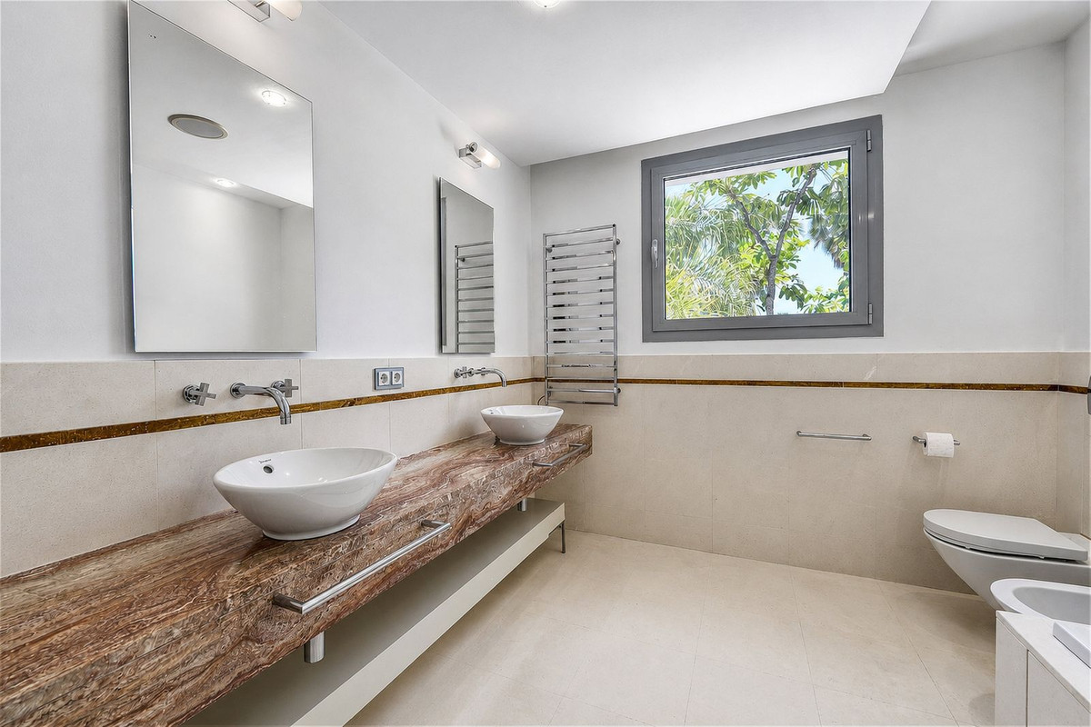 4 Bed Townhouse for sale in Sierra Blanca Costa Del Sol, Málaga, Spain