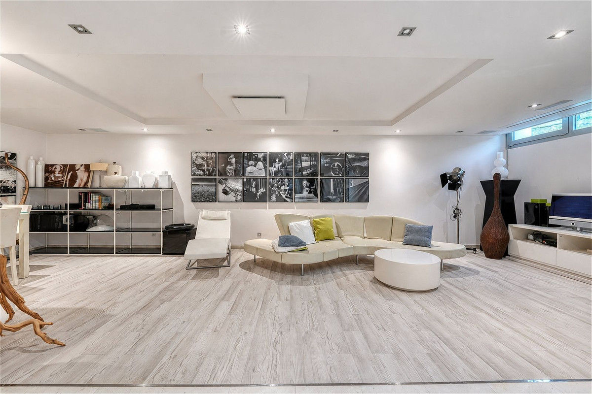 4 Bed Townhouse for sale in Sierra Blanca Costa Del Sol, Málaga, Spain