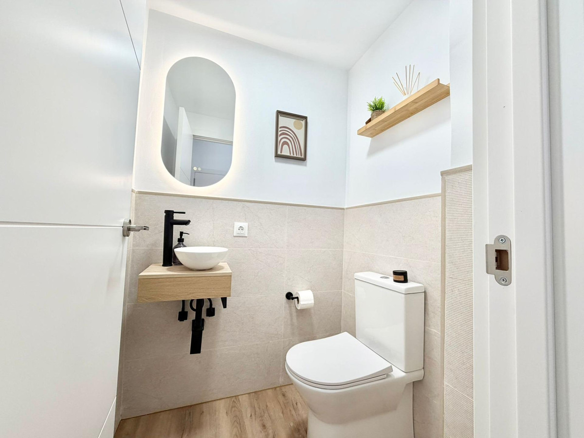 2 Bed Apartment for sale in Arroyo De La Miel Costa Del Sol, Málaga, Spain