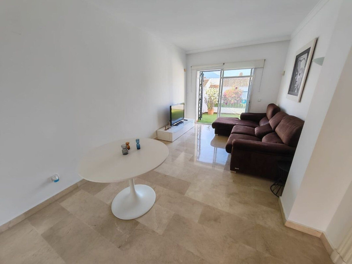 2 Bed Apartment for sale in Nueva Andalucía Costa Del Sol, Málaga, Spain