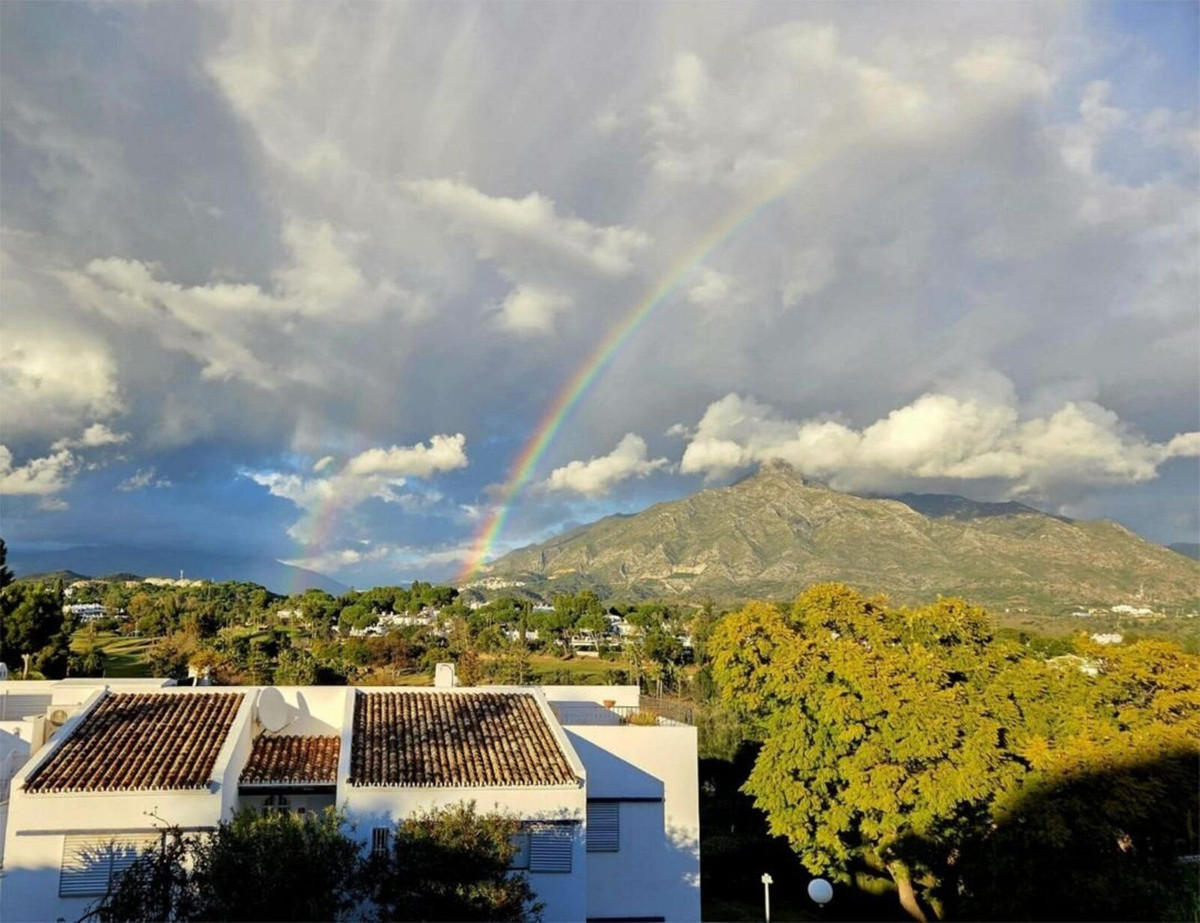 2 Bed Apartment for sale in Nueva Andalucía Costa Del Sol, Málaga, Spain